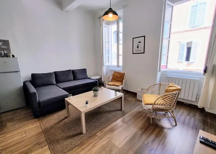 50Sqm In Old Port 2 Bedrooms Apartment 6 Max